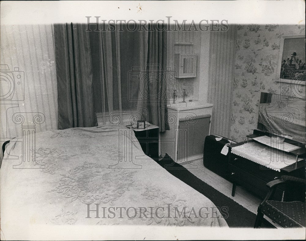 1968 Press Photo A room at the Pax Hotel, Pimlico, London - KSG15295 - Historic Images