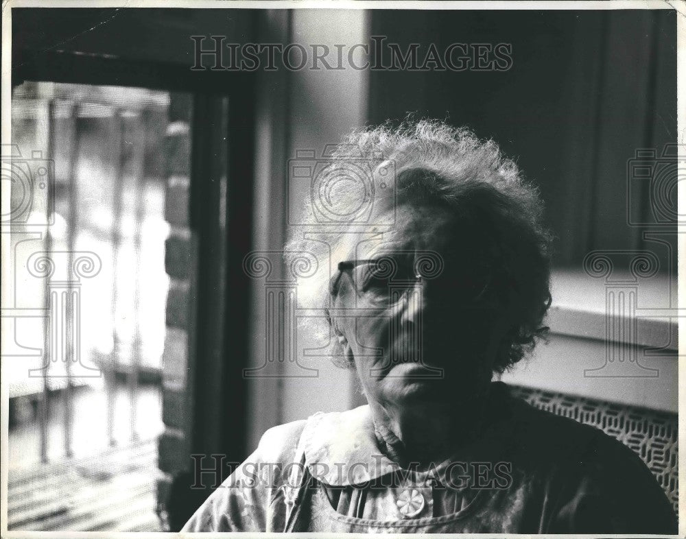 Press Photo Elderly Woman - Historic Images