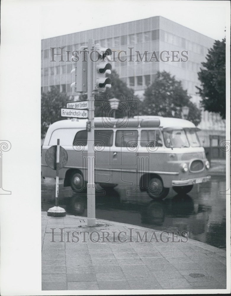 Press Photo A vehicle travels East German street &quot;Unter den Linden&quot; - KSK00043 - Historic Images