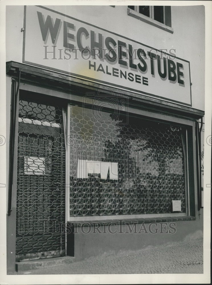 1953 Press Photo
Currency Exchange Office in Germany - Historic Images