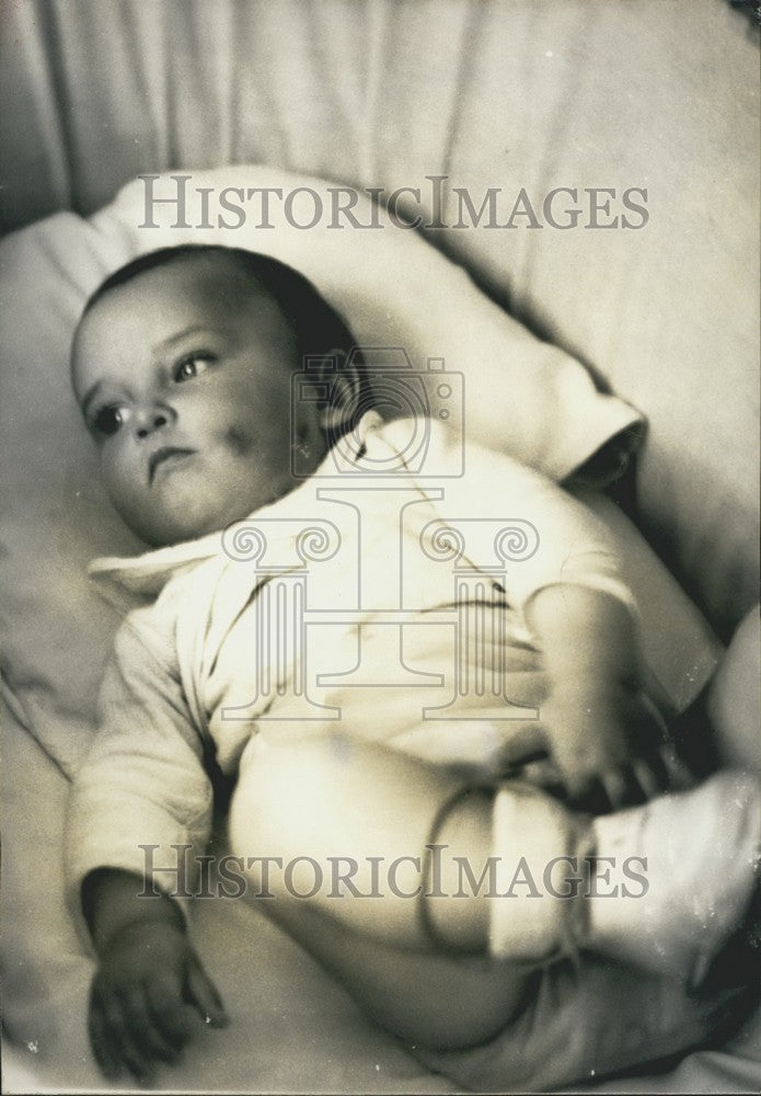 Press Photo; Abandoned Baby Boy Found in Basement of Eastern Train Station - Historic Images