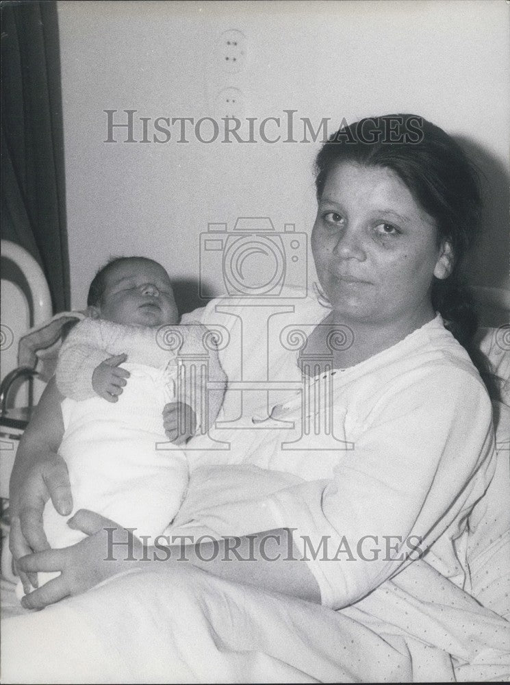 Press Photo; Mrs. Roumens of Sarreguemines with Eleventh Child - KSK00123 - Historic Images