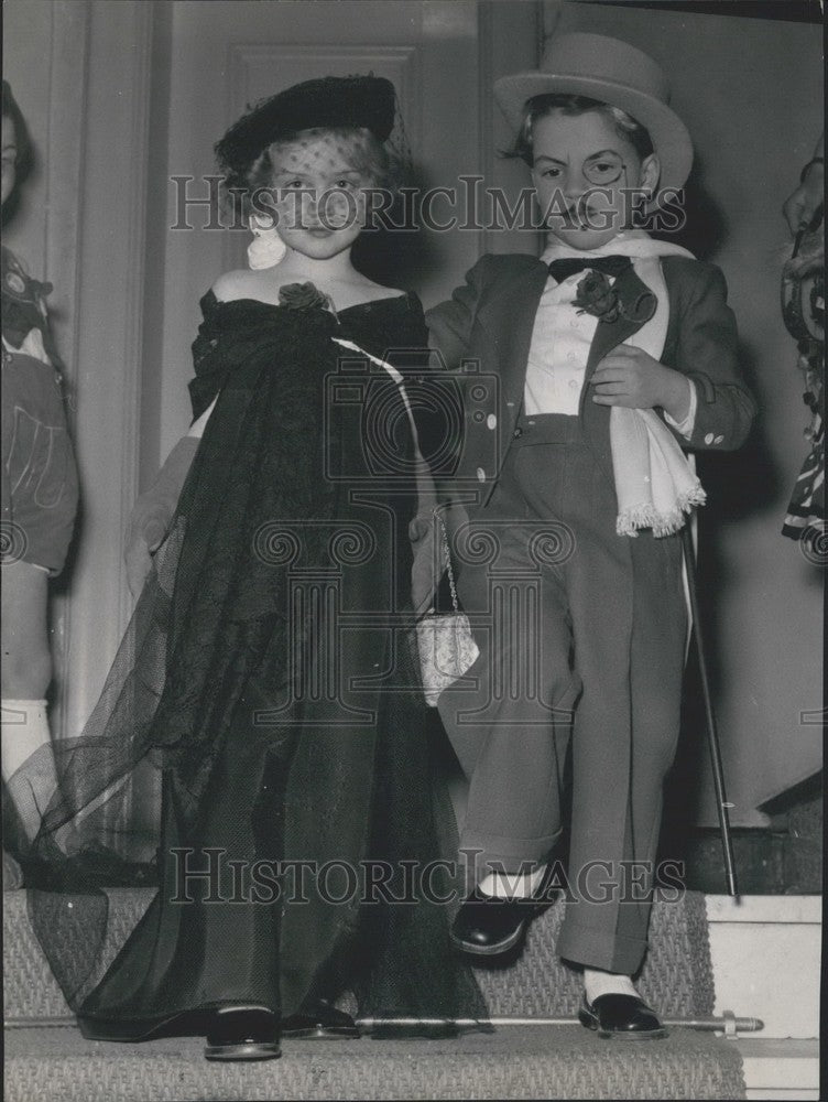 1954 Press PhotoChildren at a &quot;Kinderball.&quot; - KSK00199-Historic Images