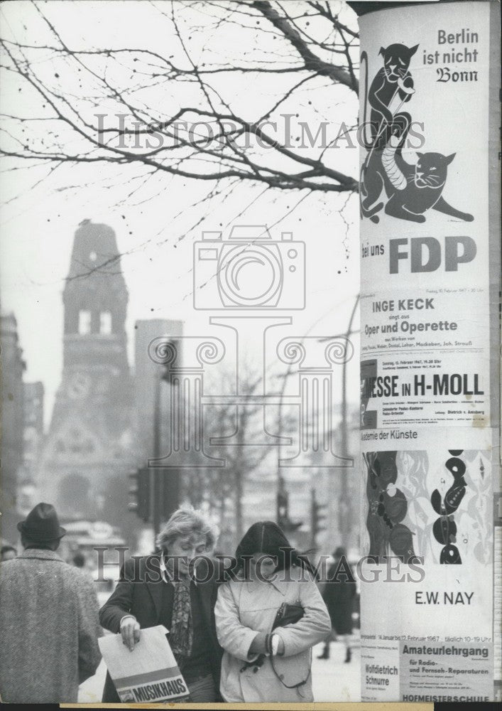 Press PhotoBerlin election campaign poster for the FDP. - KSK00263 - Historic Images