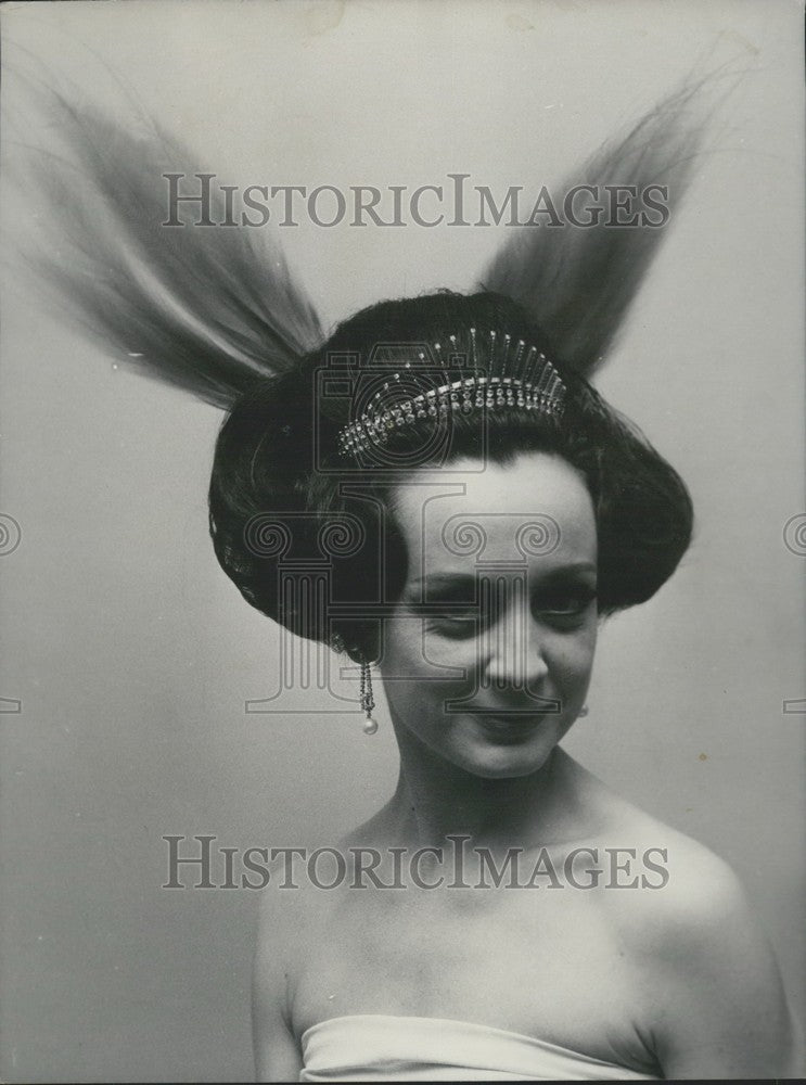 1964, Charles of the Ritz "L'Oiseau du feu" (Firebird) Hairstyle - Historic Images