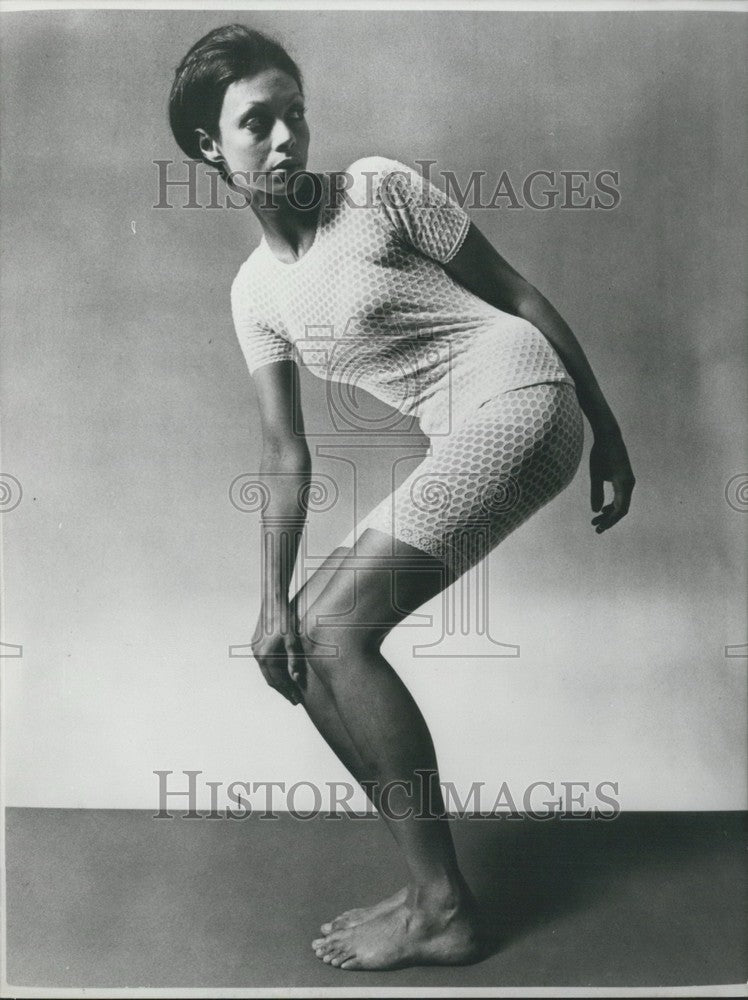 1969 Press Photo, Winter Weather Slip/Undergarment - KSK00619-Historic Images