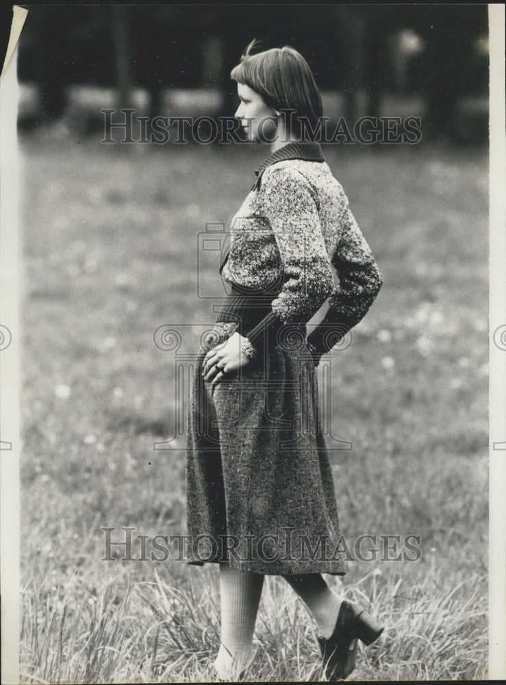 1974 Press Photo, Cacharel Winter 1974 - Historic Images