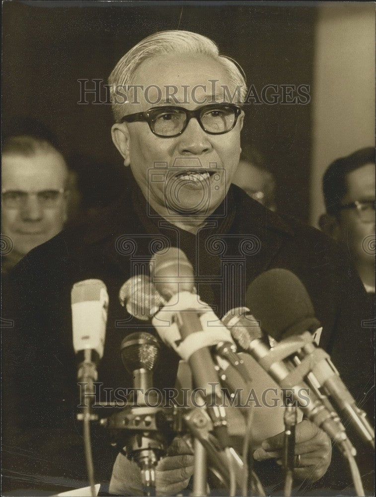 1973,, Le Duc Tho Press Conference - KSK01177 - Historic Images