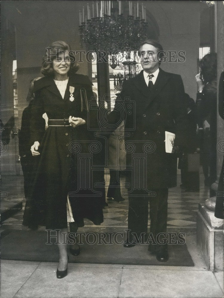 1975 Press Photo Legion of Honor Awarded to Eunice Kennedy Shriver - KSK01221-Historic Images