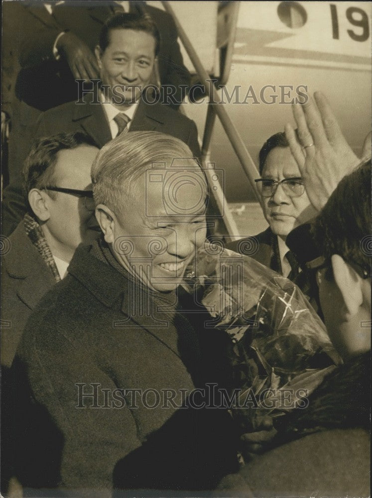 1973 Press Photo Le Duc Tho Arrives in Paris - Historic Images