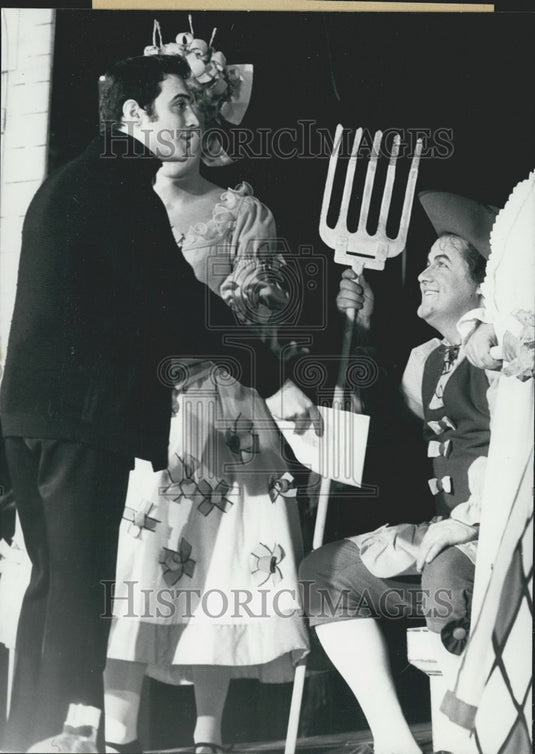 Gian Carlo del Monaco in Germany for "Untreue lohnt nicht" - Historic Images