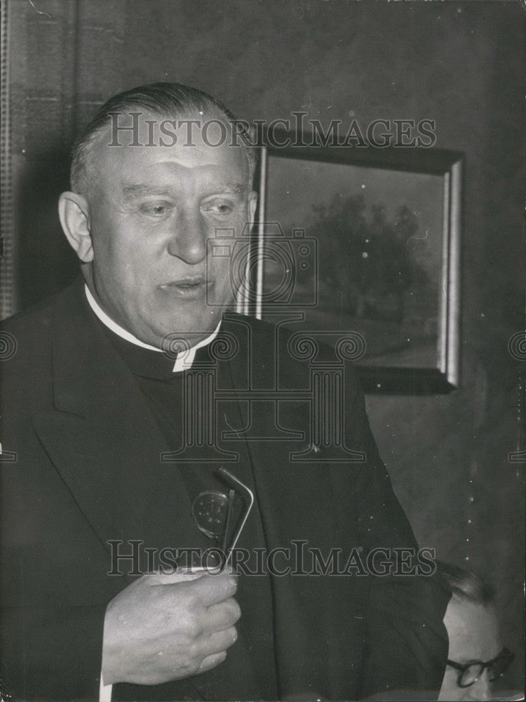 1955 Press Photo Pater Paul Schulte is the owner of 20 air-planes - KSK01611 - Historic Images