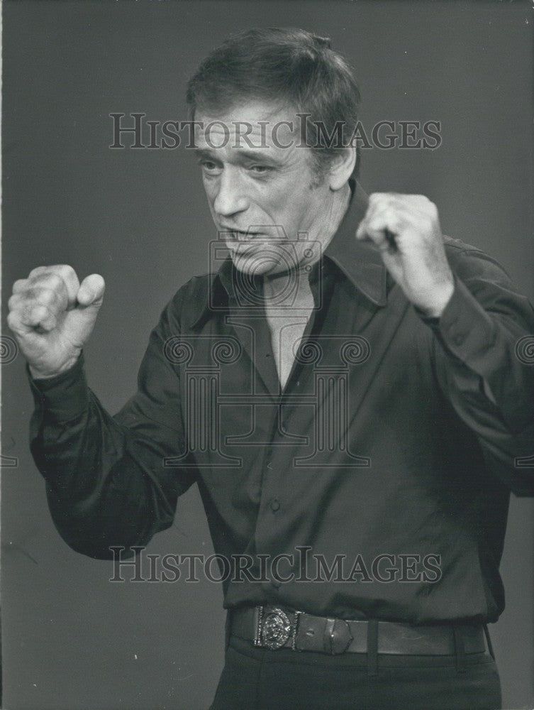 1973, Yves Montand On Television - KSK01723 - Historic Images
