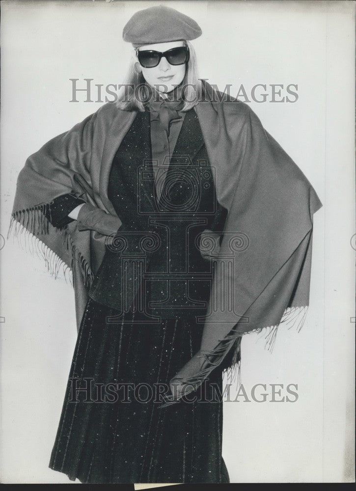 1982, Regis Loubens Winter Style - KSK02177 - Historic Images