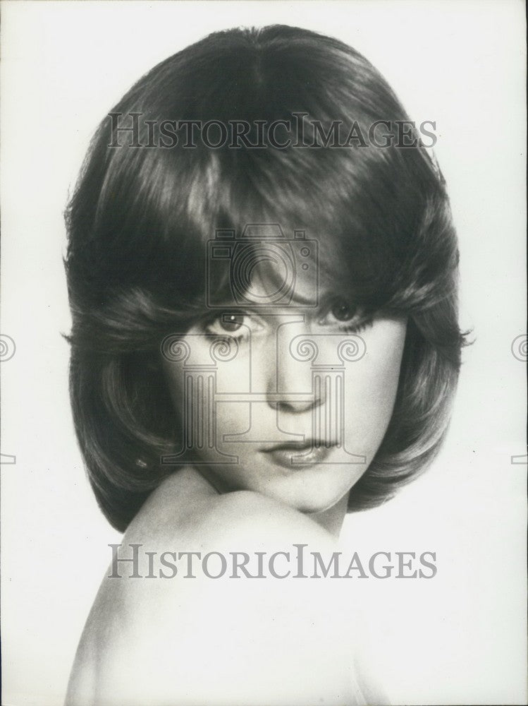 1971, Jacques Dessange "Zouzou" Cut - KSK02287 - Historic Images