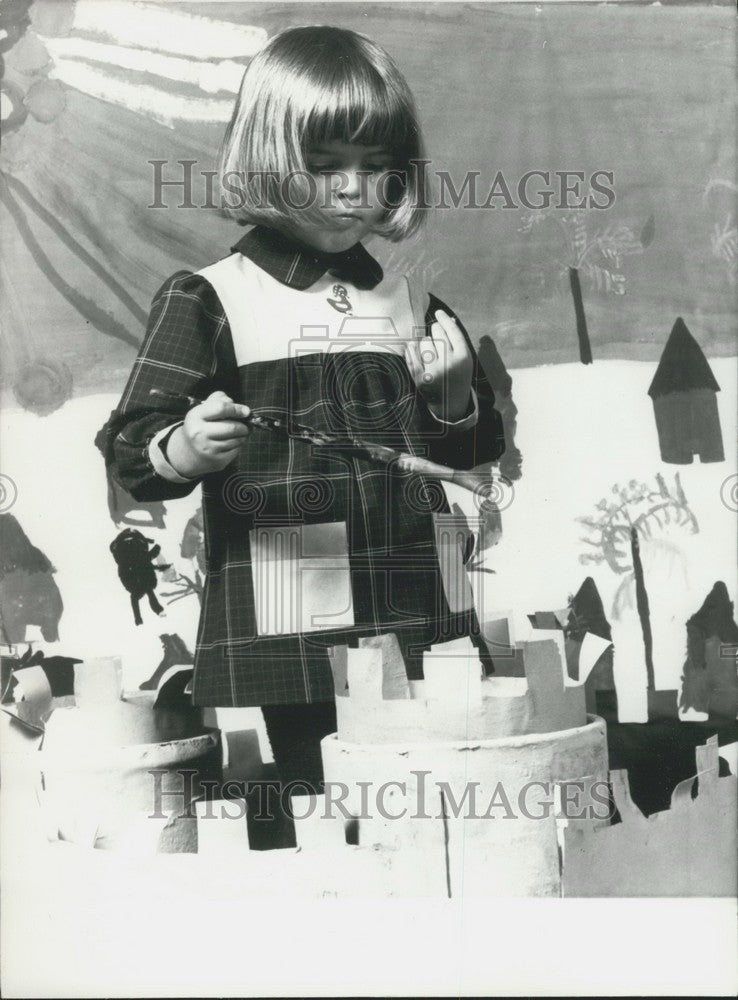 1973 Press Photo Girl&#39;s Smock Dress - KSK02453-Historic Images