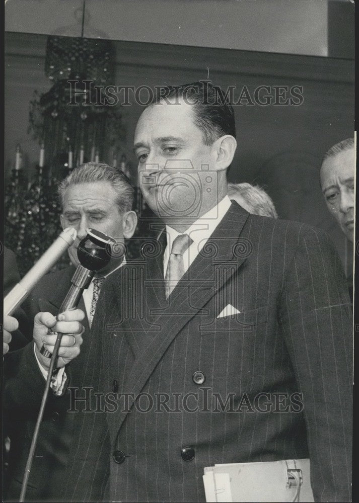 1957, Bourges-Maunoury at the Elysee Palace - KSK03221 - Historic Images