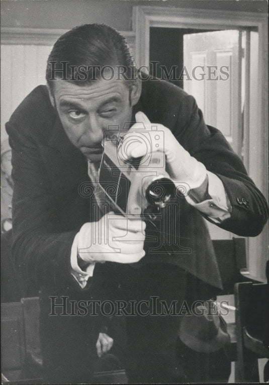 1969 Press Photo Jules de Lepine Films Marriage Ceremony - KSK03275-Historic Images