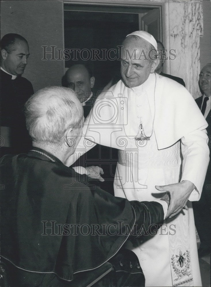 1970 Press Photo Pope Greets Walsh - Historic Images