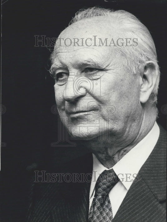 Press Photo Minister of the Interior & Decentralization Mr. Gaston Defferre - Historic Images