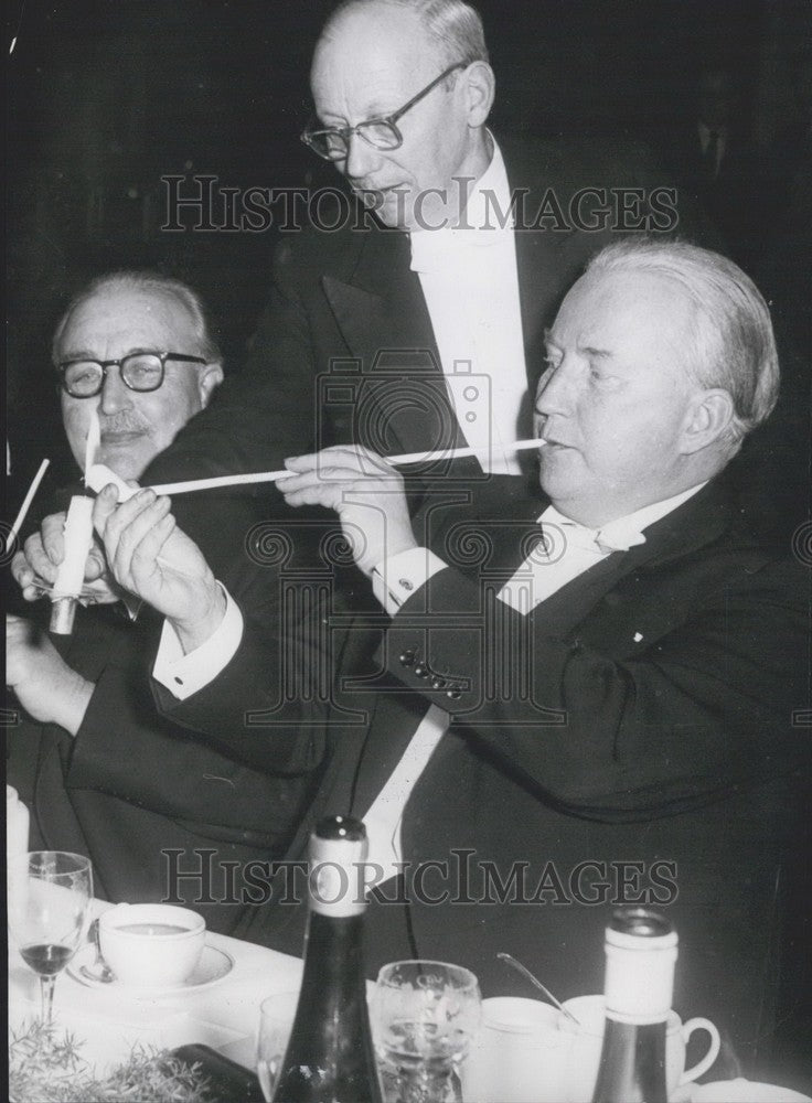 1956, German Minister of Transportatio Seebohm at Schaffermahlzeit. - Historic Images