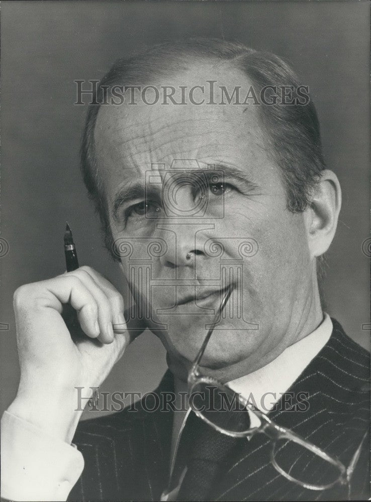 Press Photo French Minister of Foreign Affairs Jean Francois-Poncet's Portrait - Historic Images