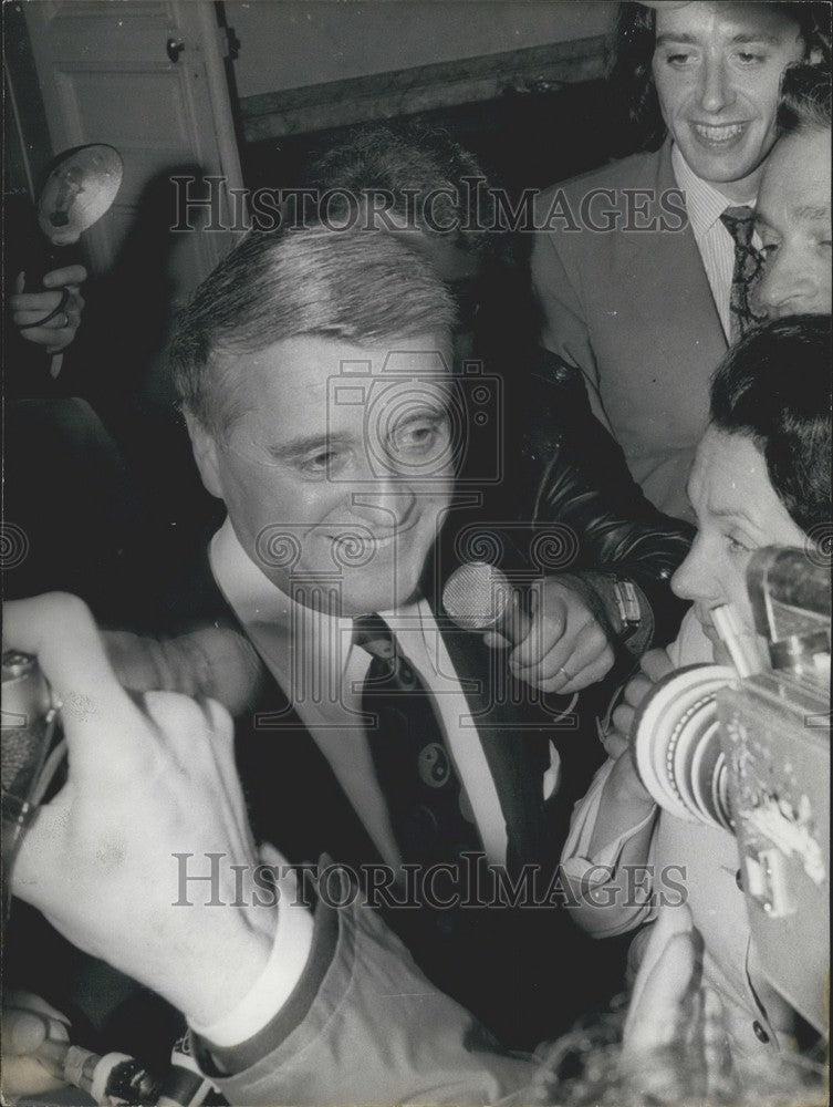 1972 Robert Boulin Answers Journalists' Questions - Historic Images