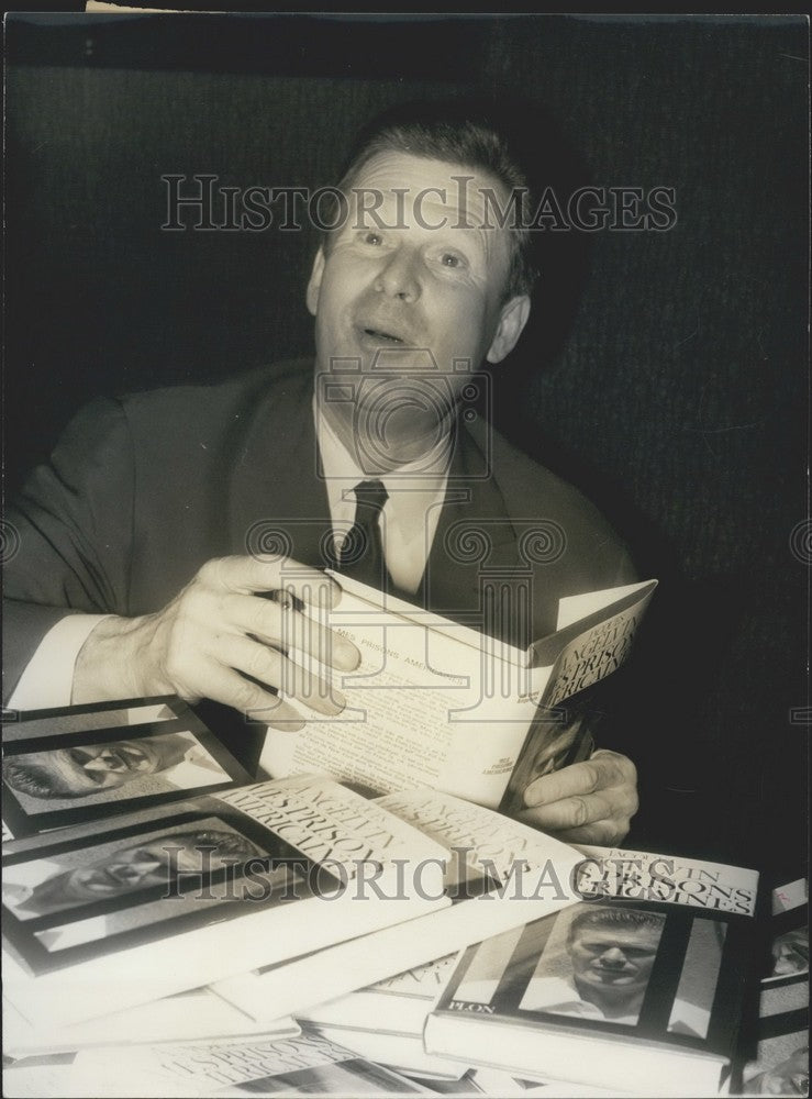 1969, Jacques Angelvin Signs Book - KSK04203 - Historic Images