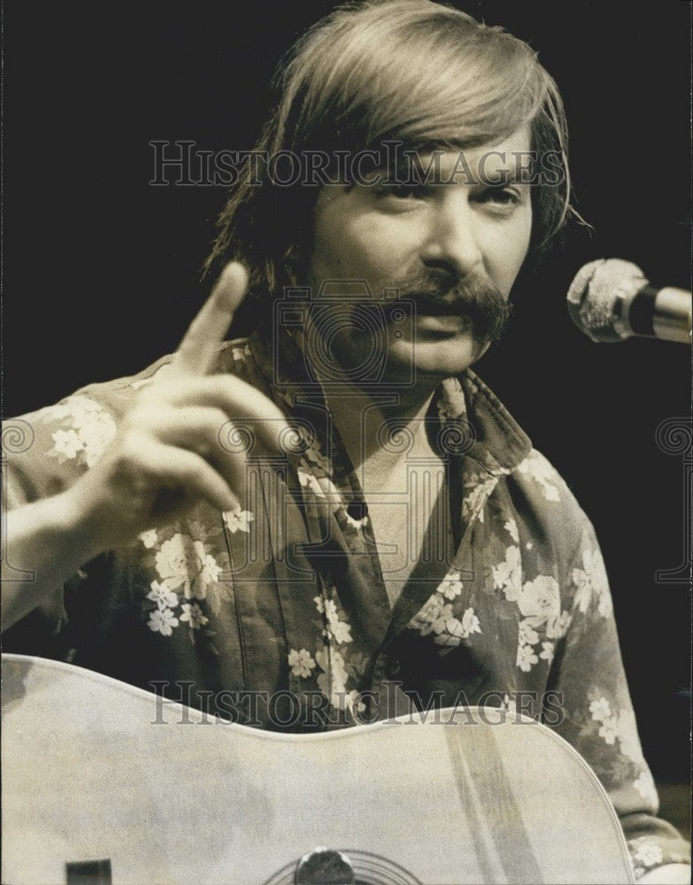 1976, Singer & Composer Pierre Vassiliu Presents Paris Musical Show - Historic Images