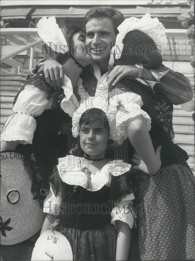 1976 Press Photo Italian Actor &amp; Singer Antonio Sabatto&#39;s Nice Arrival - Historic Images