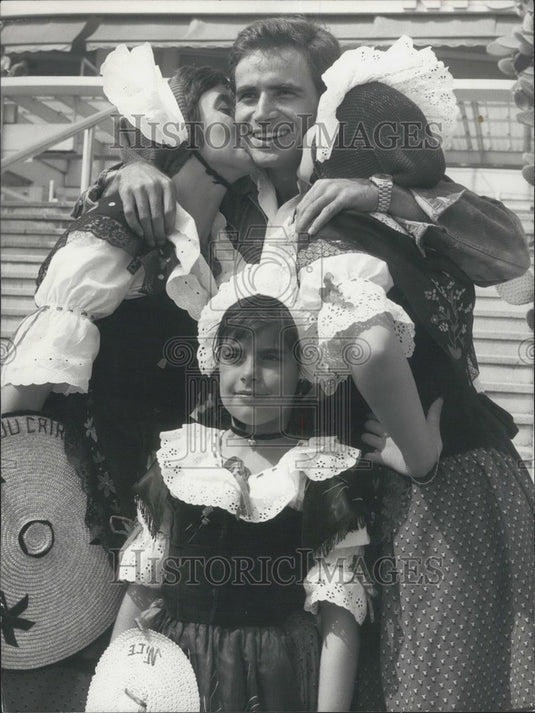 1976 Press Photo Italian Actor & Singer Antonio Sabatto's Nice Arrival - Historic Images