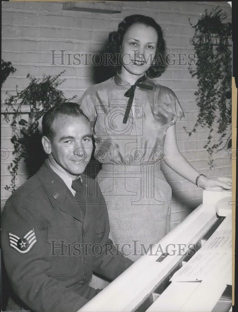 1954, Fred and Helga Elkins. - KSK04871 - Historic Images