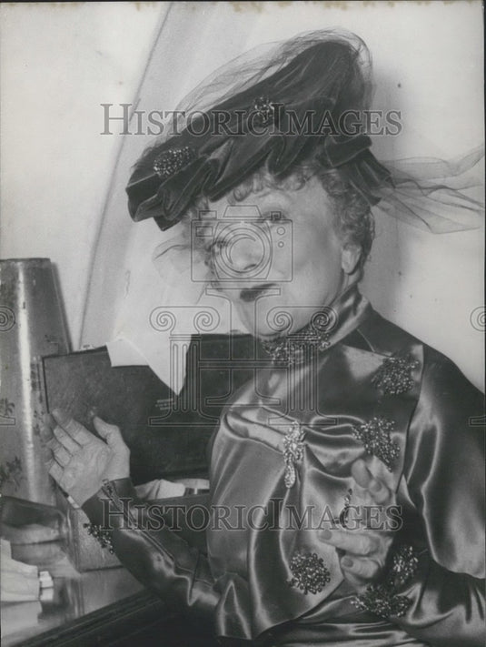 Press Photo French Actress Marguerite Deval Portrait - Historic Images