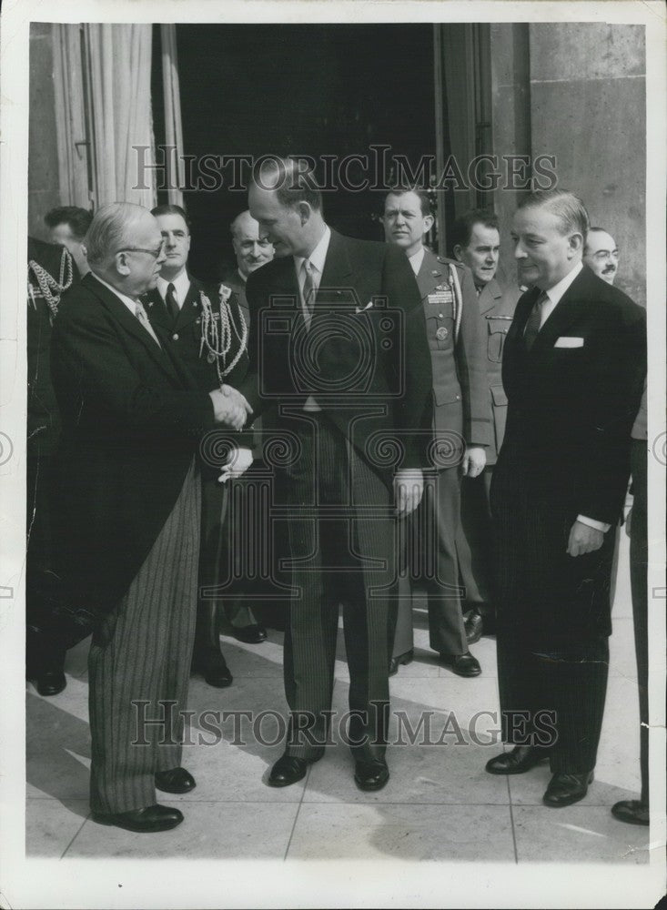 Press Photo Douglas Dillon Shakes President Auriol's Outside Elysee Palace - Historic Images