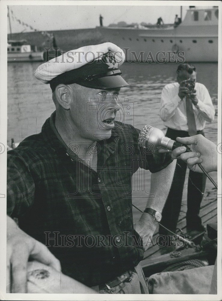 1953, Mr. Vilen, winner of the tenth Pavillion d'Or. - KSK05275 - Historic Images