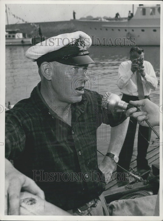 1953, Mr. Vilen, winner of the tenth Pavillion d'Or. - KSK05275 - Historic Images