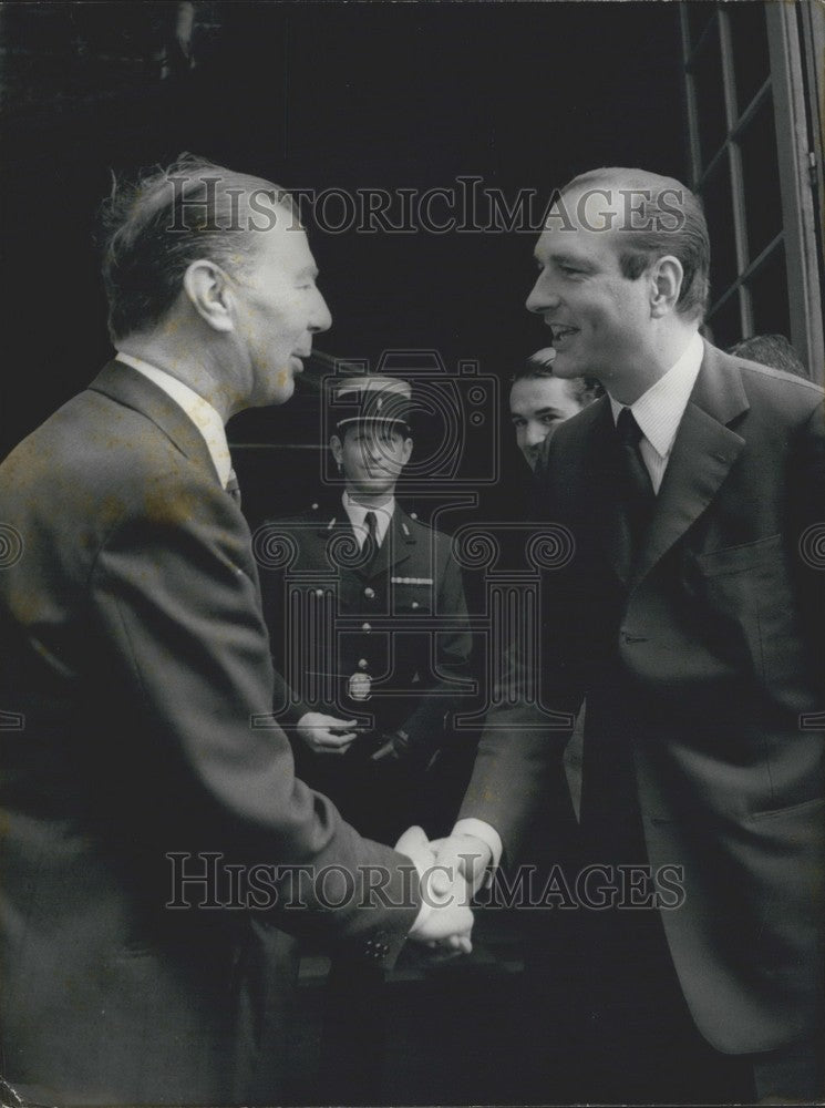 1974 Press Photo Leo Tindemans Greets Jacques Chirac - KSK05403-Historic Images