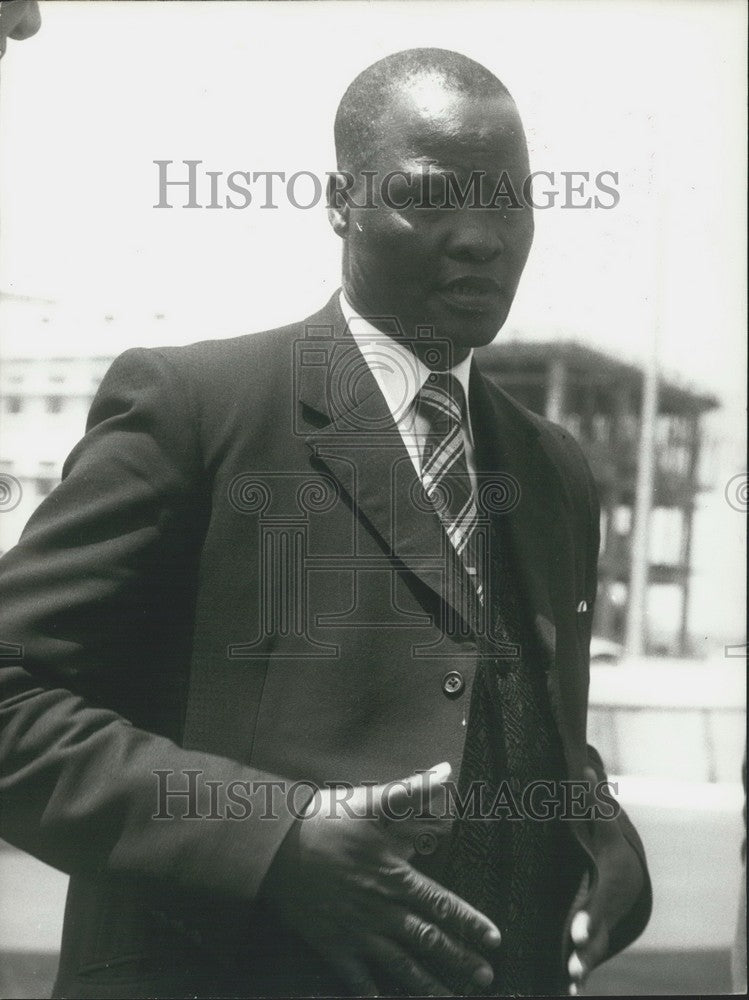 1975 Press Photo Transkei Emperor Matazina Arrives in Nice - KSK05485-Historic Images