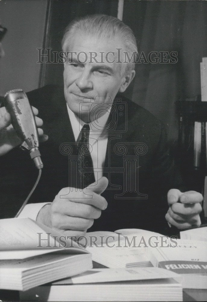 1969, Author Felicien Marceau Signs Prize-Winning Book &quot;Creezy&quot; - Historic Images