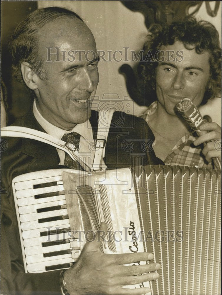 1973, Mr. Valery Giscard D'Estaing Plays Accordion - KSK05807 - Historic Images