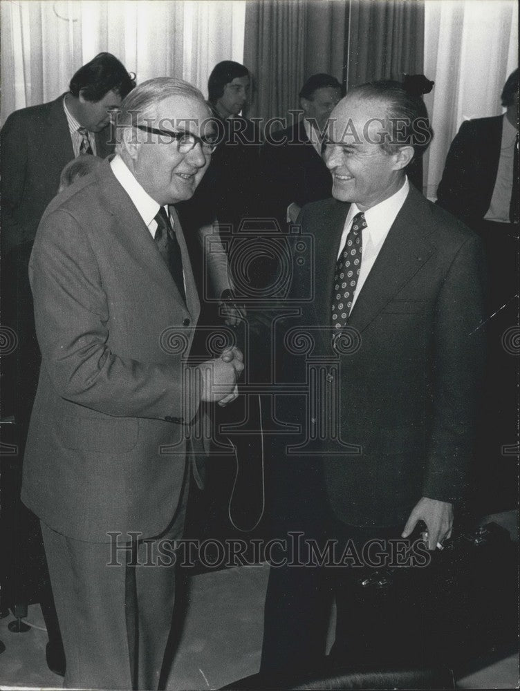 1974 Press Photo Jean Sauvagnargues and James Callaghan - Historic Images