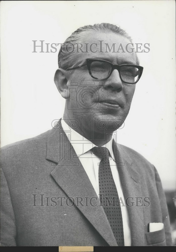 1963 Press Photo Defense Secretary Kai Uew von Hassel - KSK06067 - Historic Images