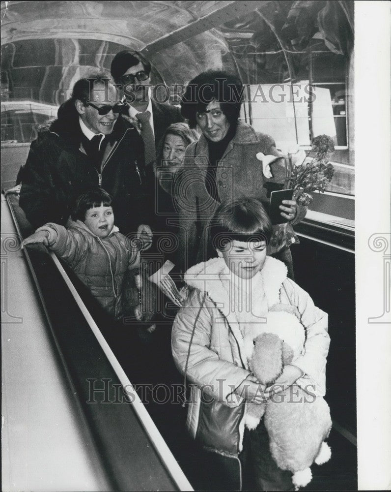 1980 Press Photo Alexander Ginzburg, Family, Paris, France - KSK06265-Historic Images