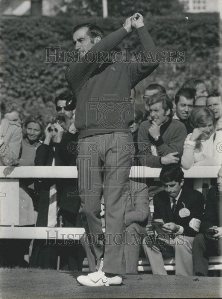 1970 Jean Garaialde Plays Golf World Championship Tournament - Historic Images