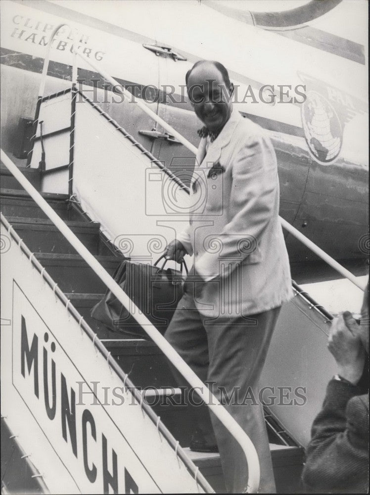 1953 Press Photo Adlai Stevenson in Munich. - KSK06905 - Historic Images