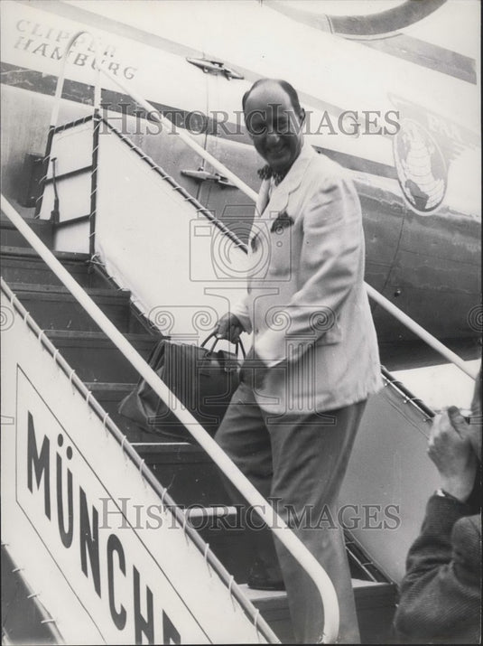 1953 Press Photo Adlai Stevenson in Munich. - KSK06905 - Historic Images