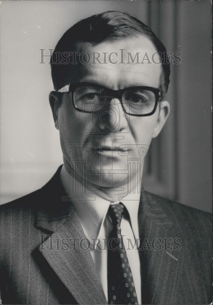 1969, Secretary of Defense's Secretary Andre Faton - KSK07101 - Historic Images