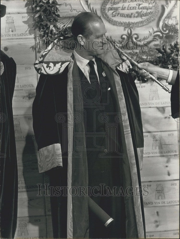 1974 Press Photo Duke of Edinburgh Named Leader of French Wine Fraternity - Historic Images