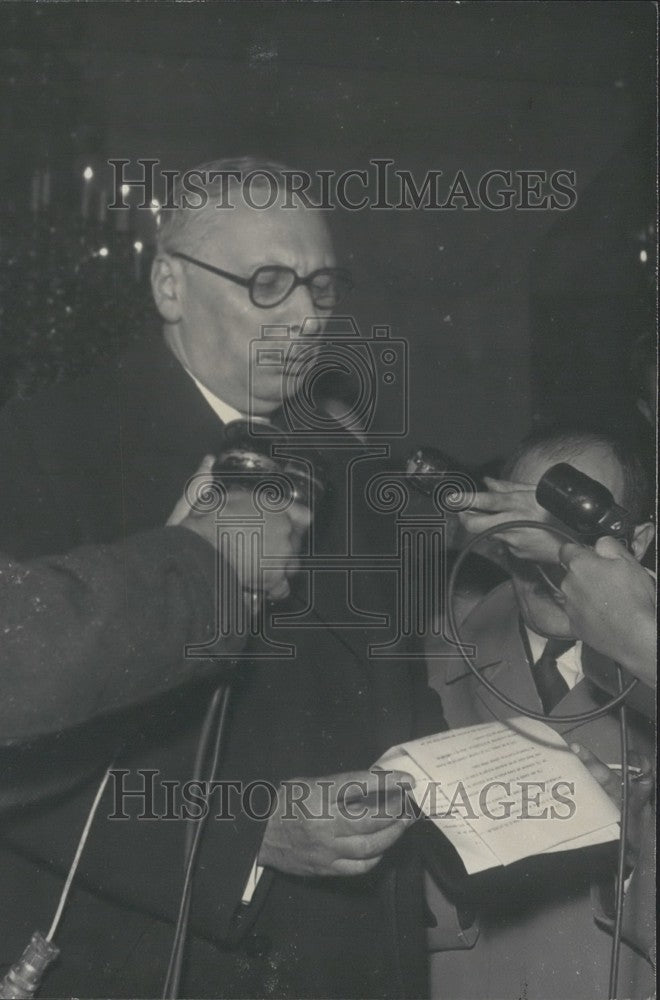 1958, Rene Pleven Leaves Elysee Palace - KSK07377 - Historic Images