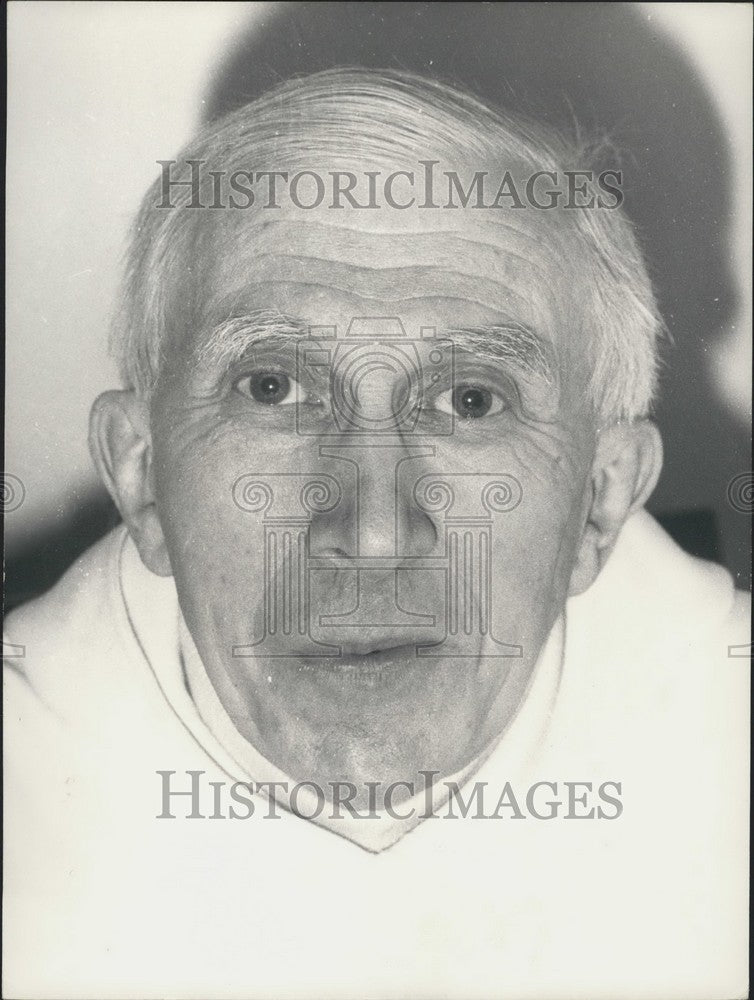 1975, Reverend Carre - KSK07577 - Historic Images